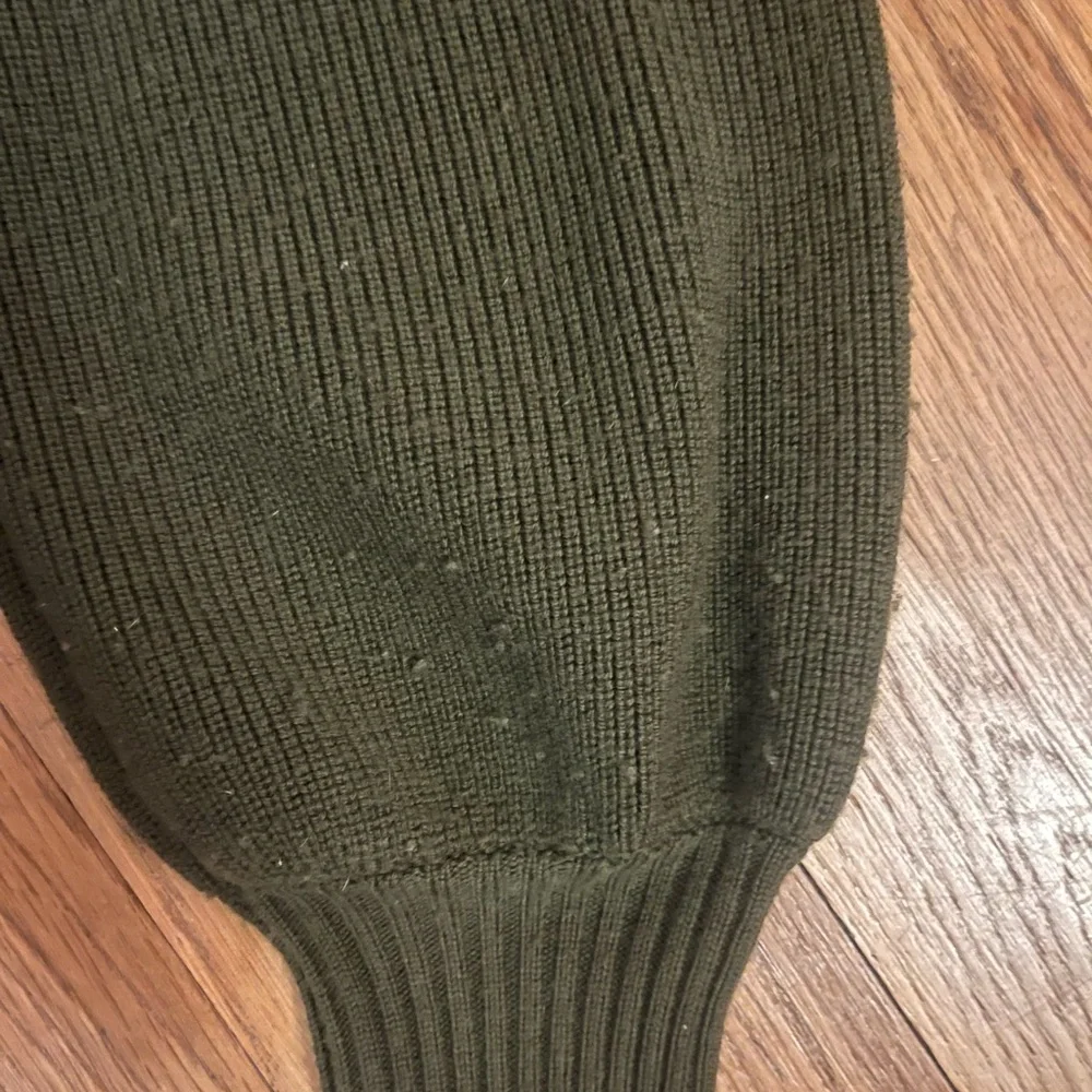 Amur merino wool olive green Violetta cold shoulder sweater - Picture 12 of 13